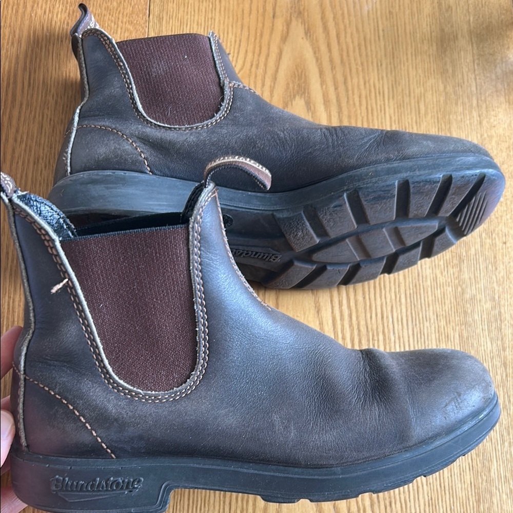 AU 6.5 (US 9) Classic #500 blundstone boots